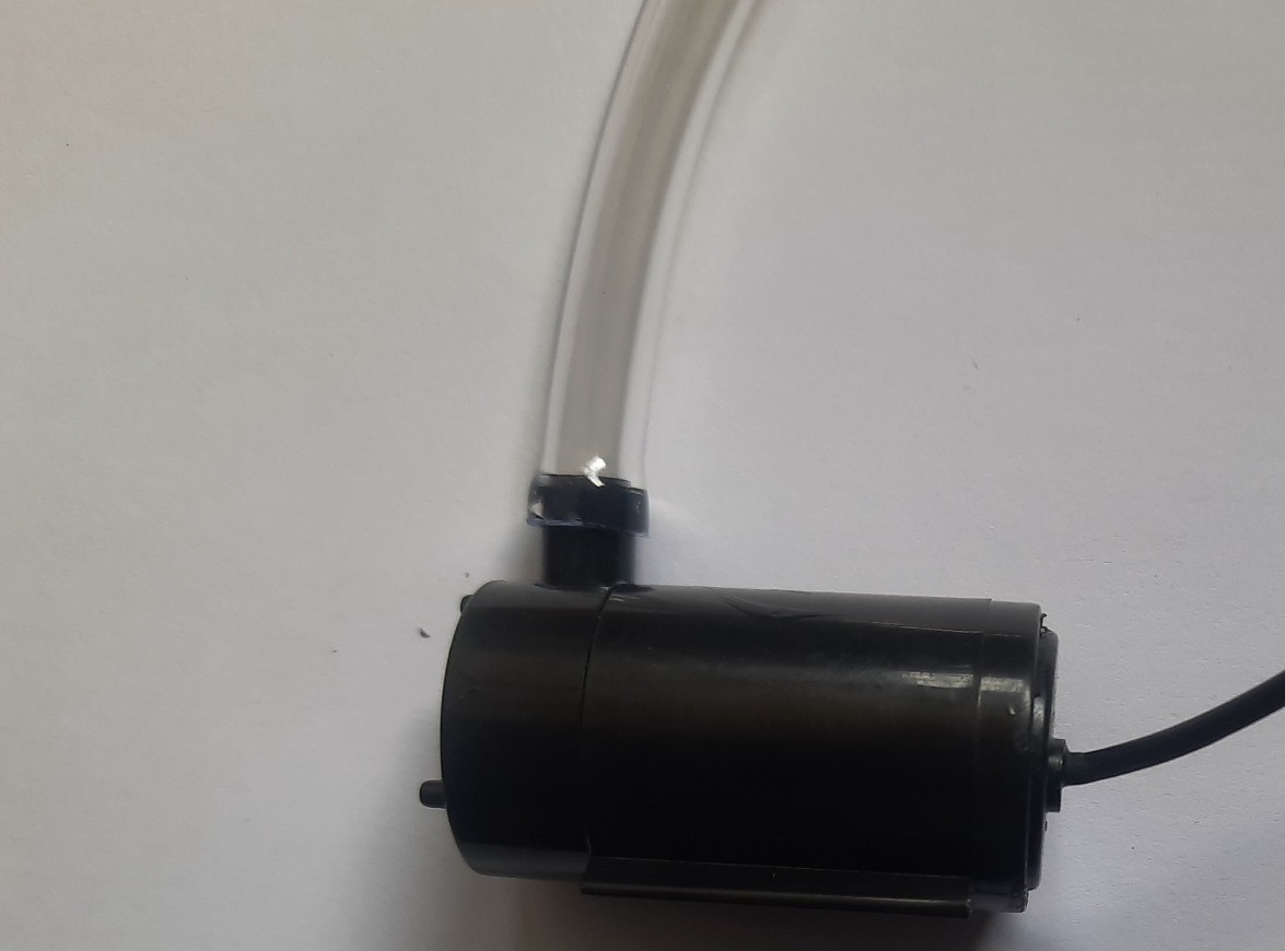 Pump and tube connection